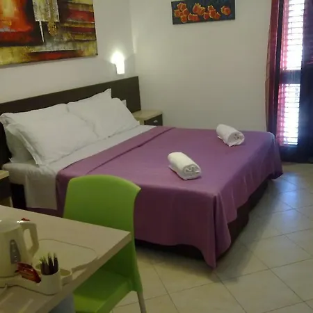 Bed & Breakfast La Del Mare -domo- 3*
