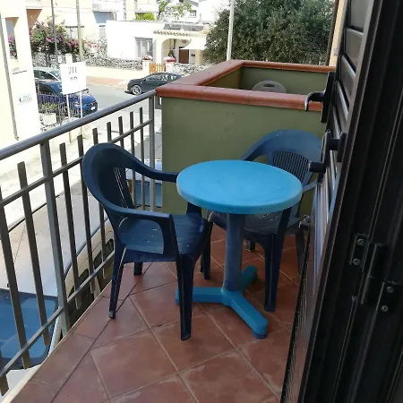 Bed and breakfast La Del Mare -domo- 3*